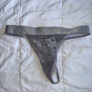 SILVER/GREY TONE LACE THONG STYLE UNDERWEAR